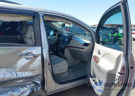 2013 Toyota Sienna Xle V6 8 Passenger from USA, damaged, VIN 5TDYK3DC2DS395725